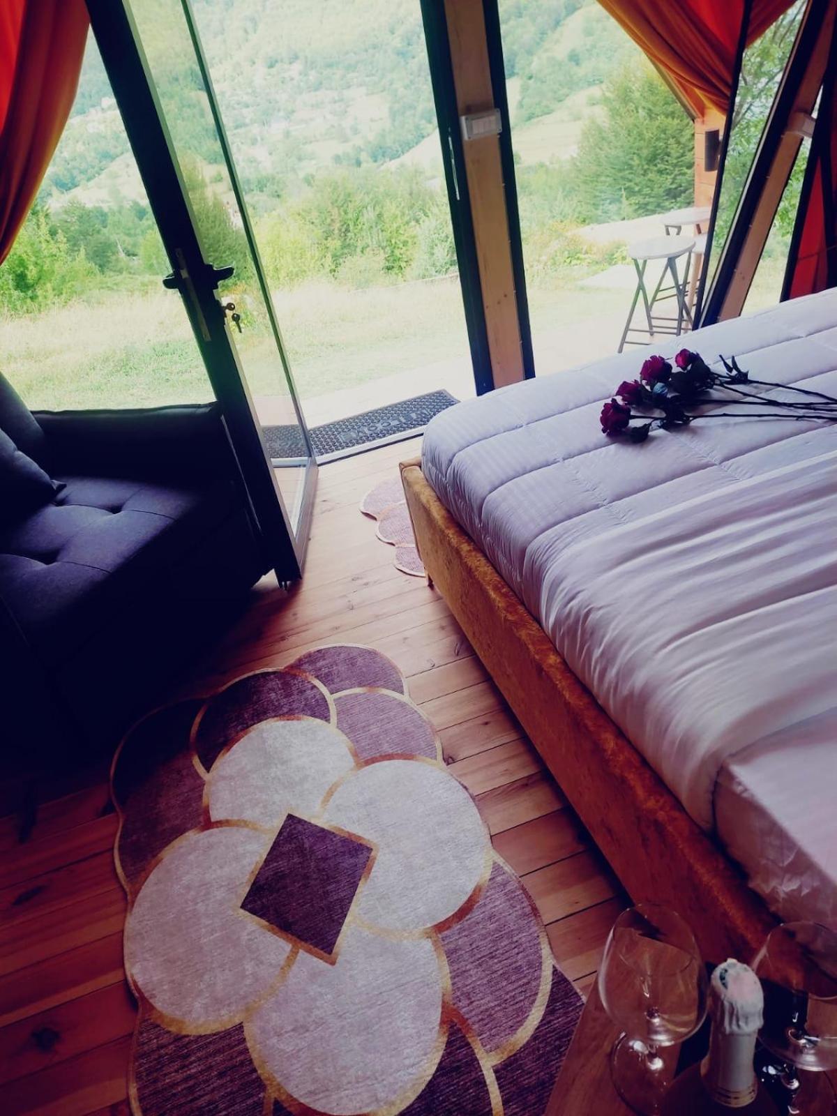 Guest House Astrit Villi Theth Rum bild